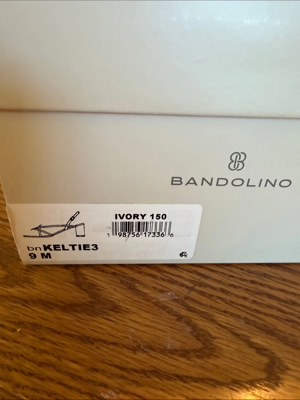 Bandolino Ivory color Patent Strappy Square-Toe Block Heel Sandal. Size 9 - Picture 8 of 8